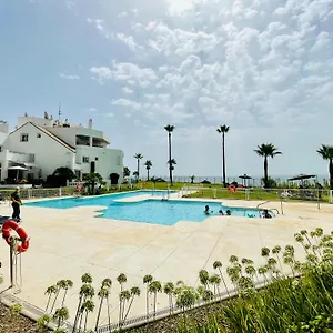 Sea Breeze Retreat - Golf Getaway Apartamento Bahía de Casares